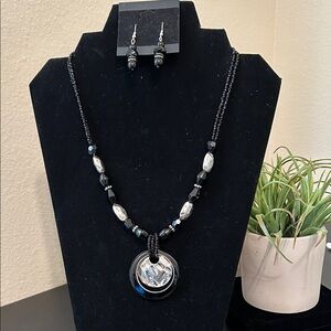 Elegant Black and Silver Necklace and Earring Set